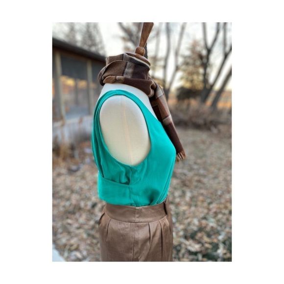 Kelly Green Wrap Tank Top Blouse Casual Athleisure - Picture 6 of 16